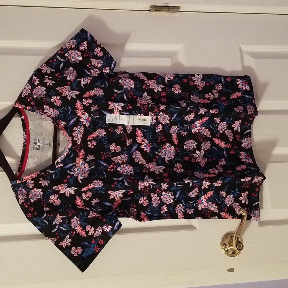Floral top women sz L cotton casual black